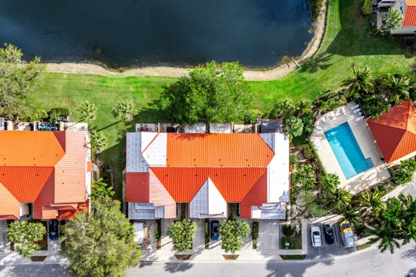 $389,000 | 1094 Pinewood Lake Court, Greenacres, FL 33415