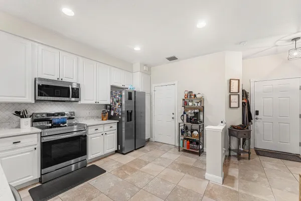 $389,000 | 1094 Pinewood Lake Court, Greenacres, FL 33415