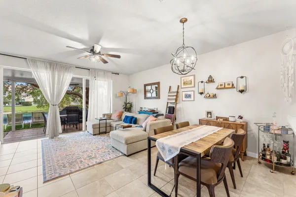 $389,000 | 1094 Pinewood Lake Court, Greenacres, FL 33415