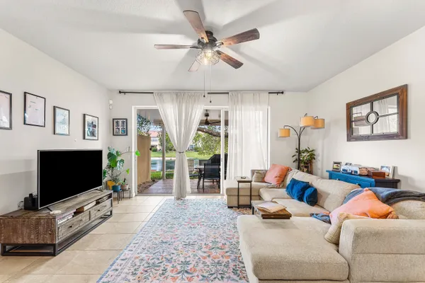 $389,000 | 1094 Pinewood Lake Court, Greenacres, FL 33415