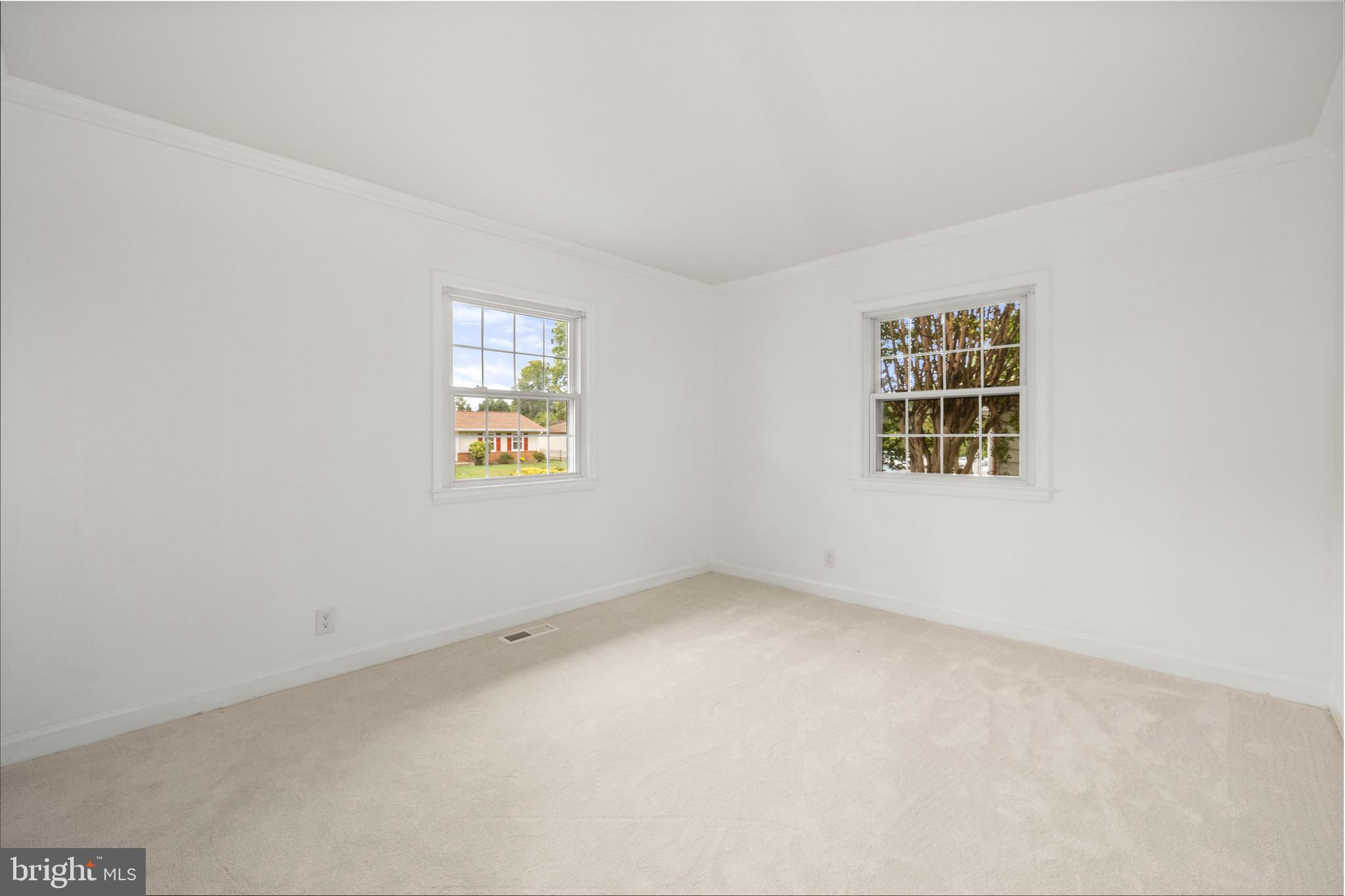 210 West Beech Road Sterling, VA 20164 - Photo 20 of 33