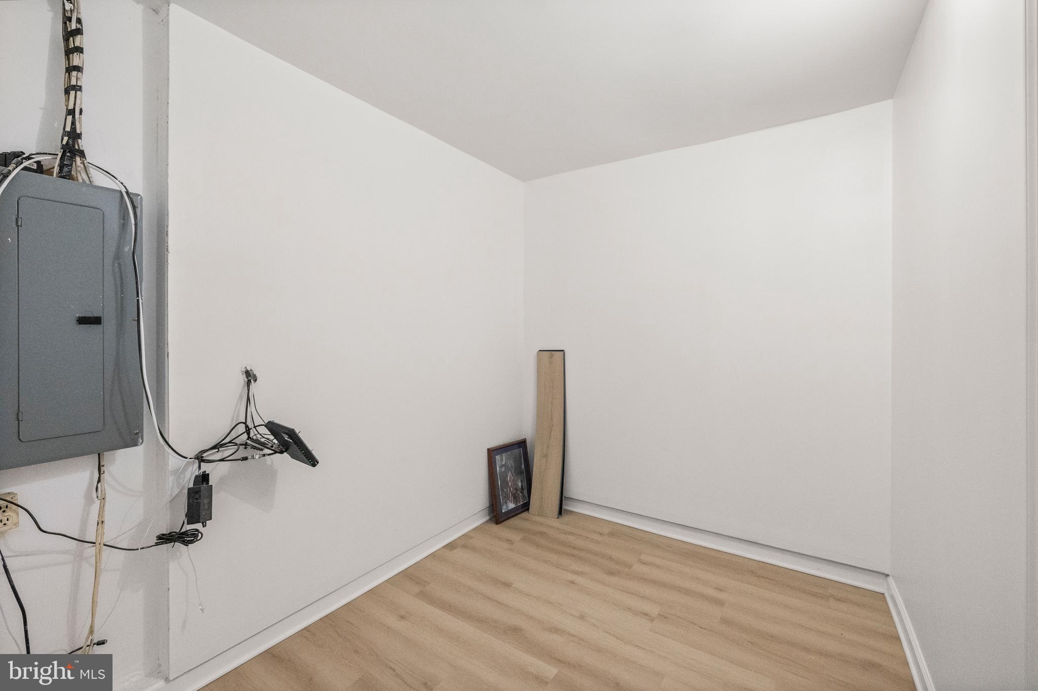 210 West Beech Road Sterling, VA 20164 - Photo 27 of 33