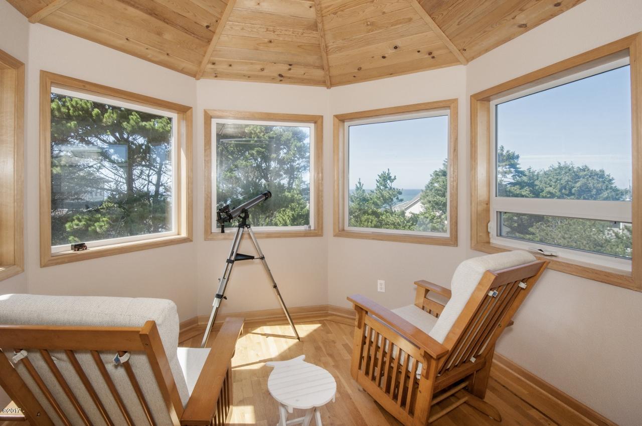 450 Edgewater Depoe Bay, OR 97341 - Photo 36 of 51 Crows Nest