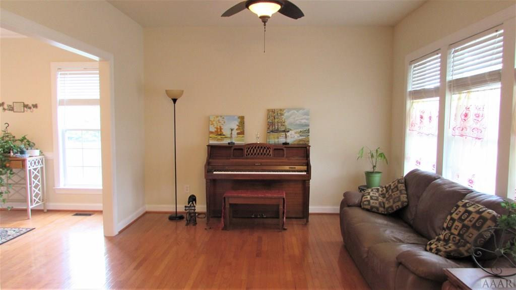 346 Green View Road Moyock, NC 27958 - Photo 3 of 29 Living Rm