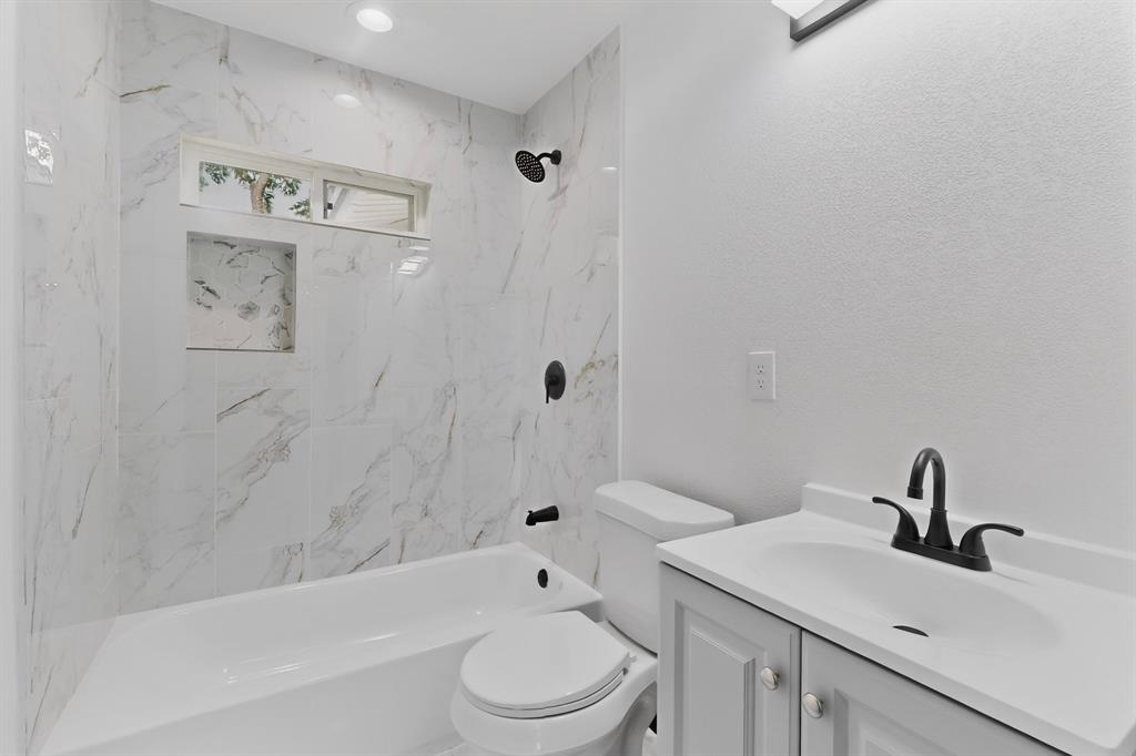 1624 Houghton Road Dallas, TX 75217 - Photo 17 of 40