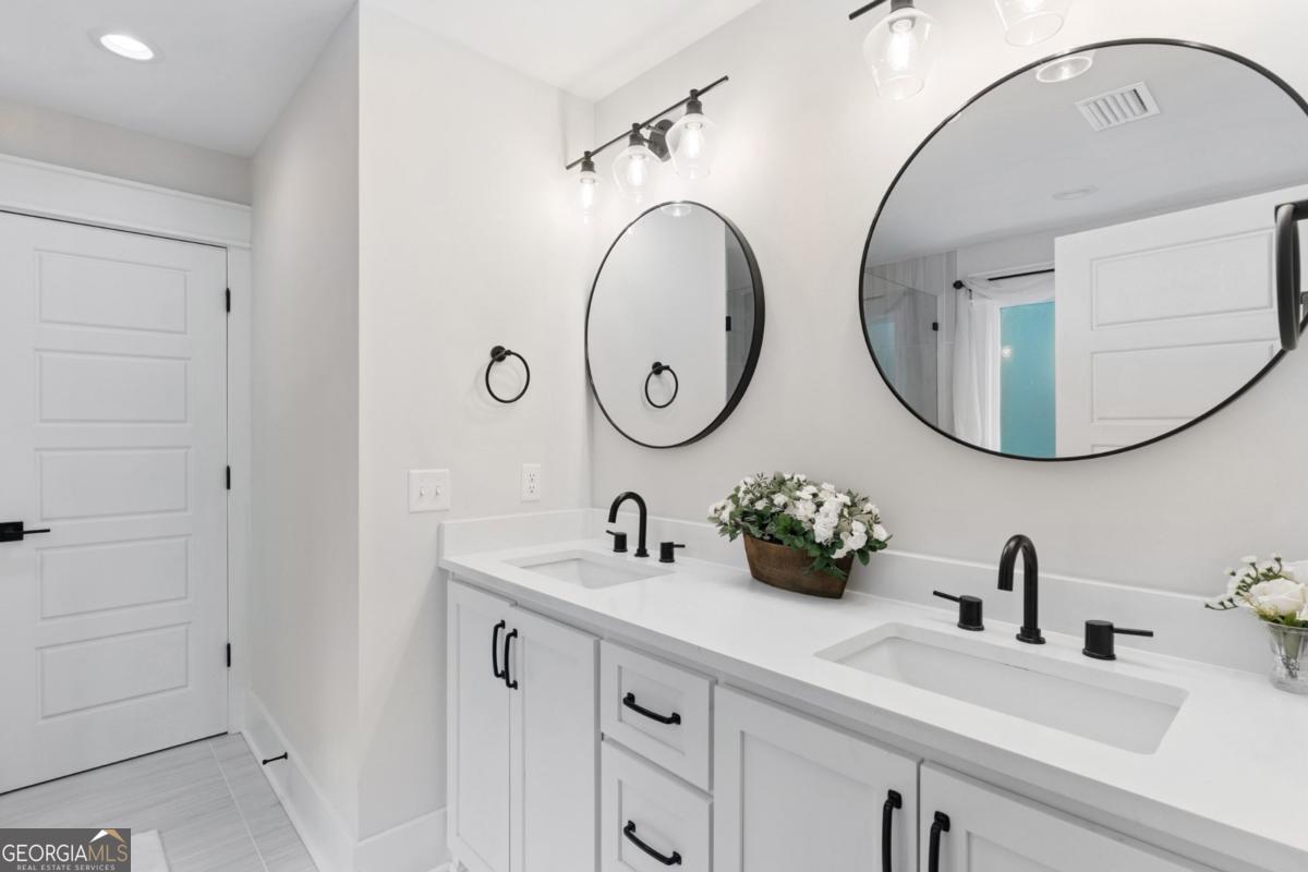 1093 Captains Cv Way St. Simons, GA 31522 - Photo 18 of 31