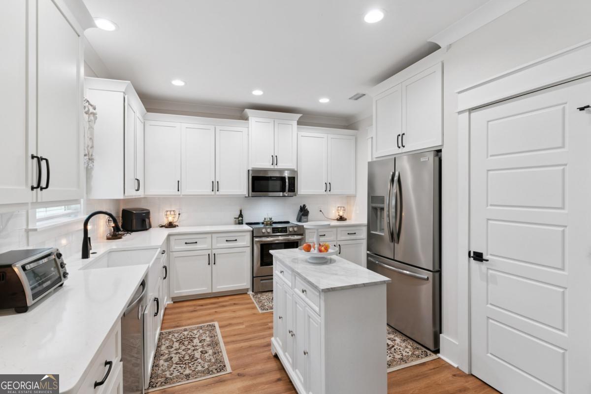 1093 Captains Cv Way St. Simons, GA 31522 - Photo 8 of 31