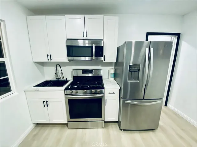 $840,000 | 1528 East 11th Street, Long Beach, CA 90813