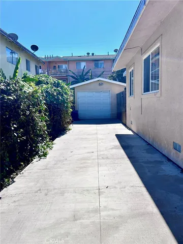 $840,000 | 1528 East 11th Street, Long Beach, CA 90813