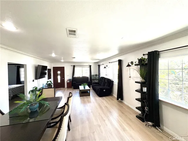 $840,000 | 1528 East 11th Street, Long Beach, CA 90813