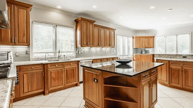 $1,150,000 | 8526 Oakmont Lane, Indianapolis, IN 46260