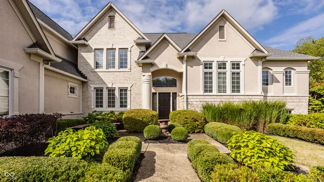 $1,150,000 | 8526 Oakmont Lane, Indianapolis, IN 46260