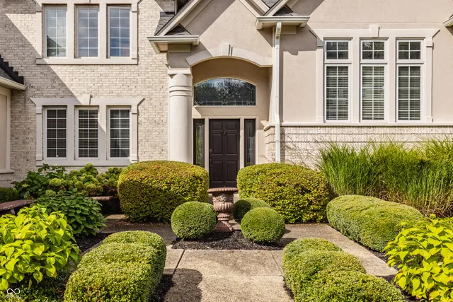 $1,150,000 | 8526 Oakmont Lane, Indianapolis, IN 46260
