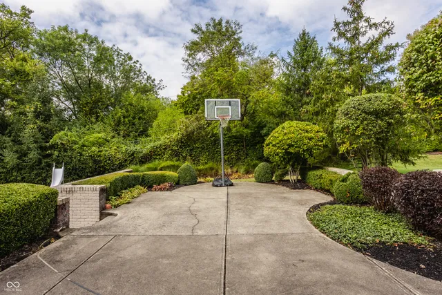 $1,150,000 | 8526 Oakmont Lane, Indianapolis, IN 46260
