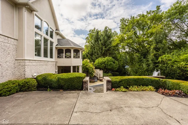 $1,150,000 | 8526 Oakmont Lane, Indianapolis, IN 46260