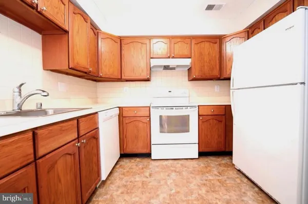 $2,025 | 5630 F Ringwood Drive, Unit 714, Halethorpe, MD 21227