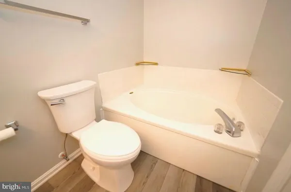 $2,025 | 5630 F Ringwood Drive, Unit 714, Halethorpe, MD 21227