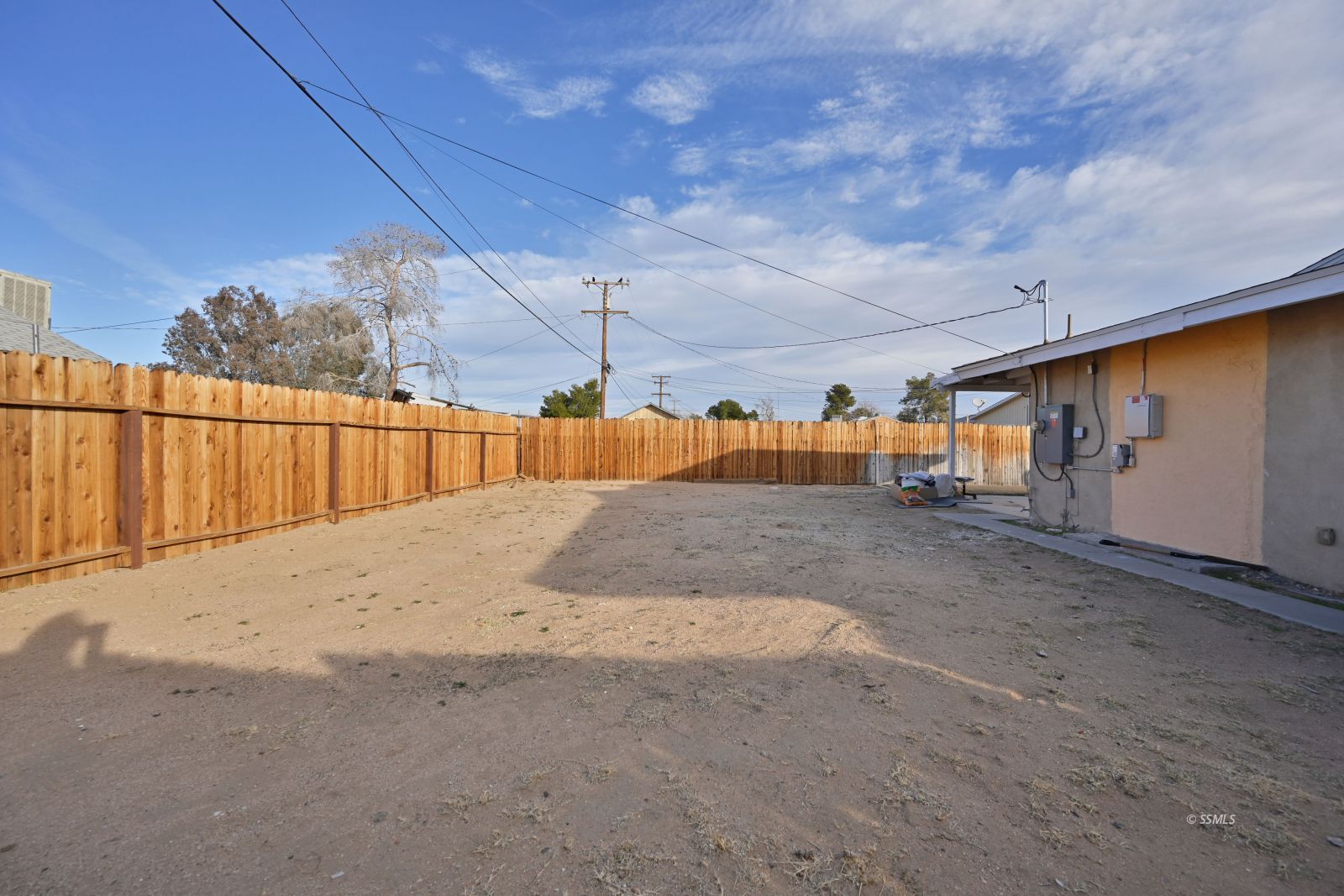 412 East Church Avenue Ridgecrest, CA 93555 - Photo 37 of 39 a view of a backyard