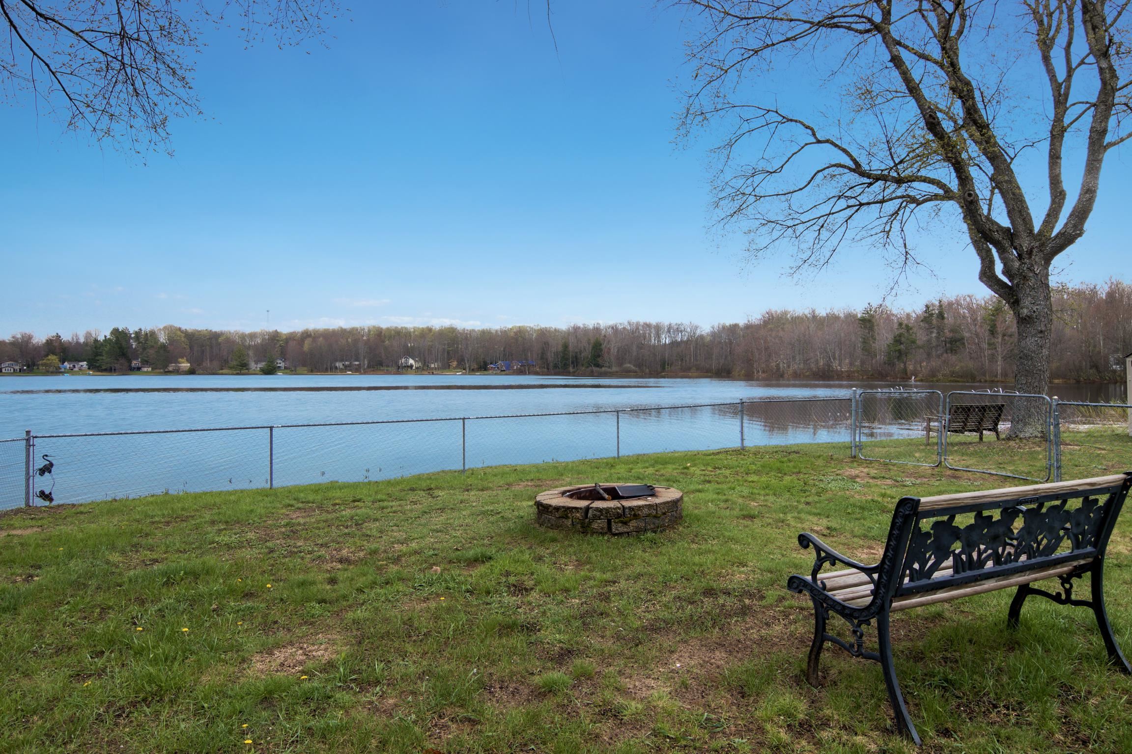 206 Autumn Road Cadillac, MI 49601 - Photo 17 of 18