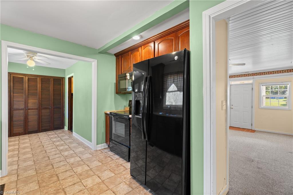 9225 Sahabi Road Kernersville, NC 27284 - Photo 6 of 33 Kitchen