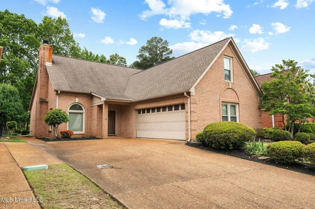 $359,000 | 723 Fairway Trail, Hernando, MS 38632