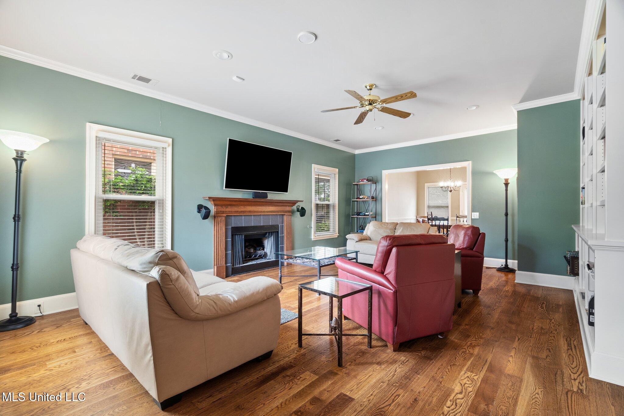 723 Fairway Trail Hernando, MS 38632 - Photo 9 of 34 Living room!
