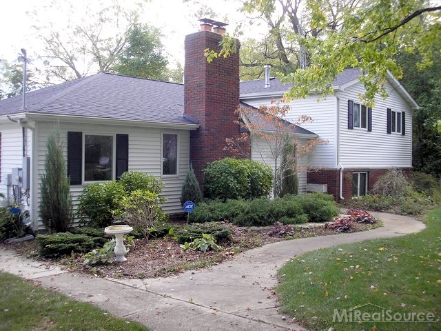 1111 South Lakeshore Road Carsonville, MI 48419 - Photo 1 of 25 31177630.JPG