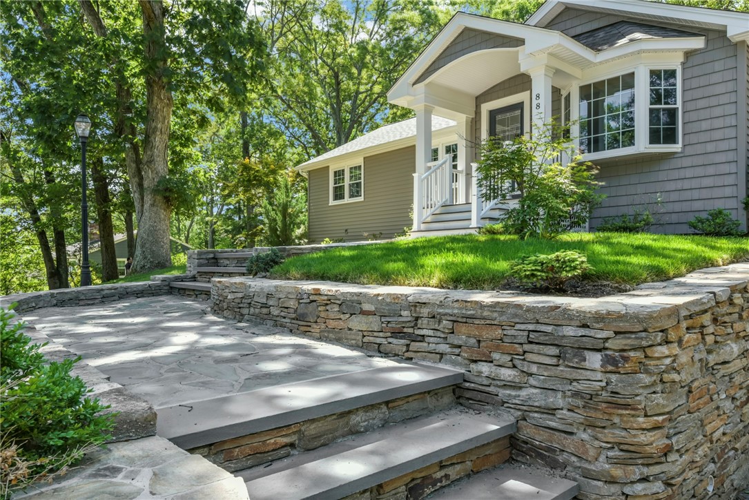 88 Grand View Road East Greenwich, RI 02818 - Photo 3 of 40 Gallery Image 3