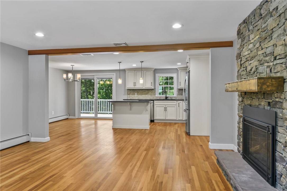 88 Grand View Road East Greenwich, RI 02818 - Photo 6 of 40 Gallery Image 6