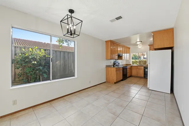 $1,099,000 | 32533 Regents Boulevard, Union City, CA 94587