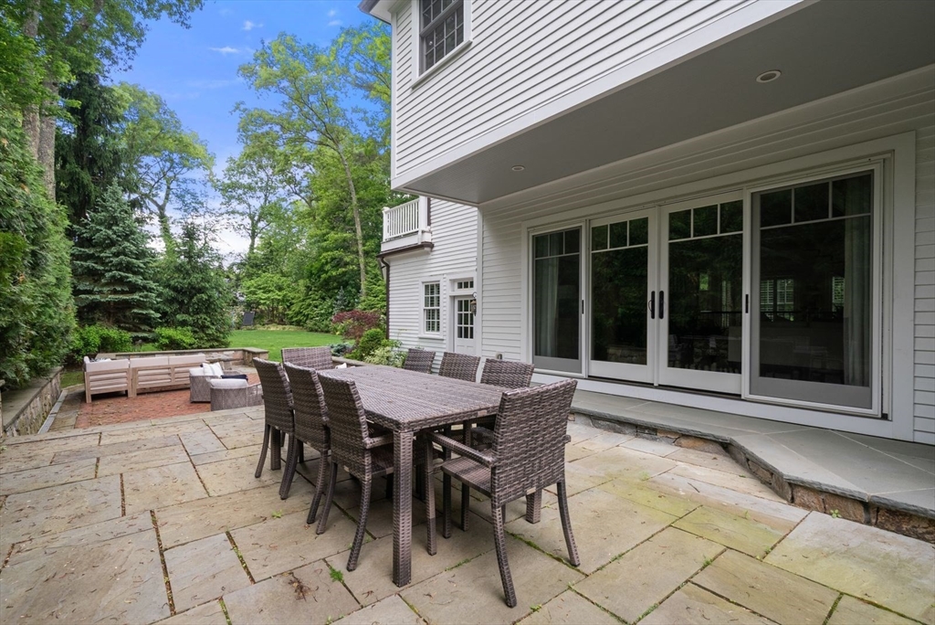 25 Kenilworth Road Wellesley, MA 02482 - Photo 35 of 42