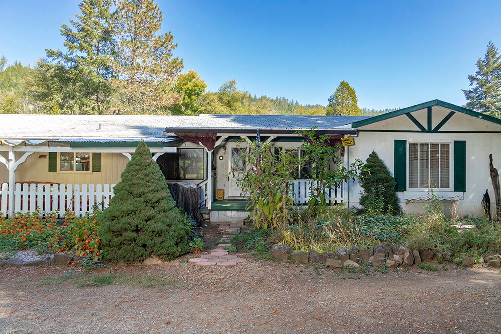 1018 Thompson Creek Road Selma, OR 97538 - Photo 34 of 37 44