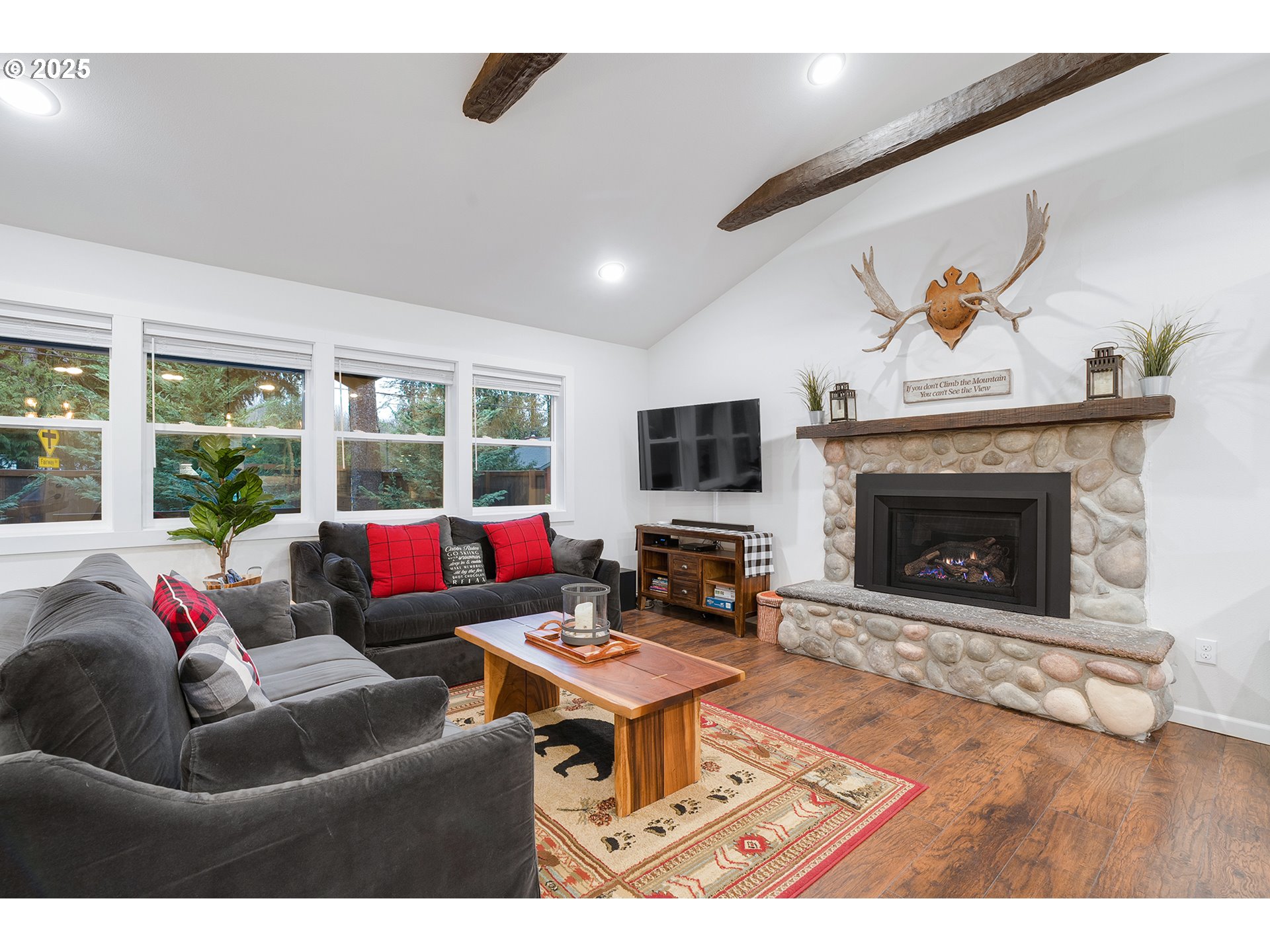 25500 East Welches Road Welches, OR 97067 - Photo 9 of 36 Great Room