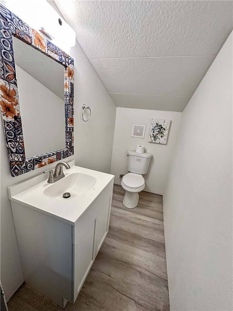 1618 Riviera Drive Blythe, CA 92225 - Photo 29 of 41 Loft 1/2 Bathroom