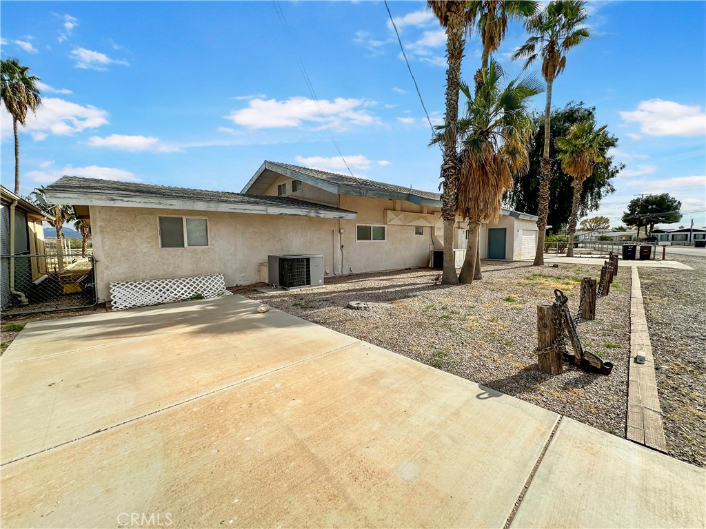 1618 Riviera Drive Blythe, CA 92225 - Photo 34 of 41 Front House Left Side