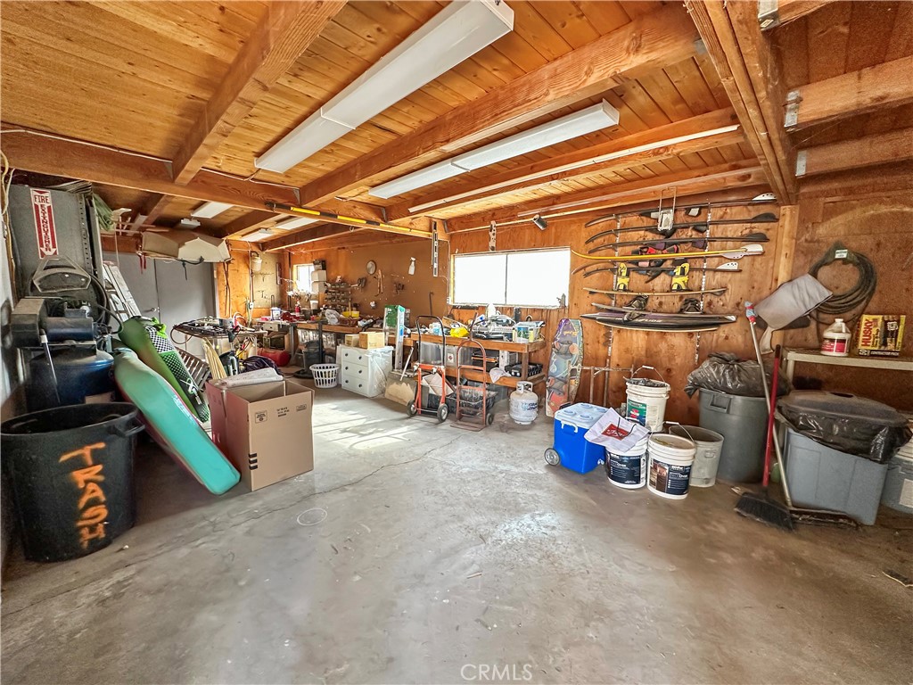 1618 Riviera Drive Blythe, CA 92225 - Photo 36 of 41 Garage and workspace