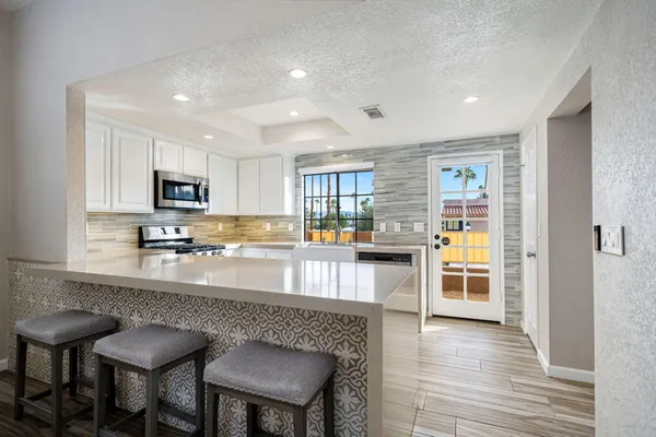 $2,850 | 46395 Ryway Place, Unit 9, Palm Desert, CA 92260