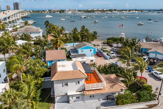 $3,900 | 300 East 24th Street, Riviera Beach, FL 33404