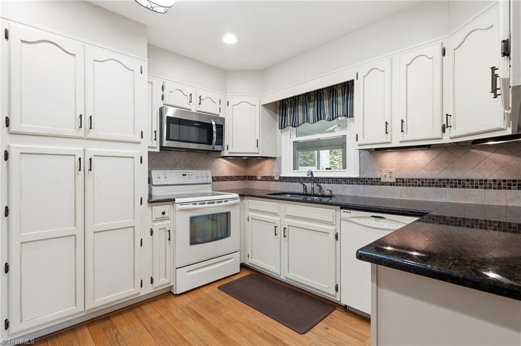 1291 Old Salem Road Kernersville, NC 27284 - Photo 19 of 49