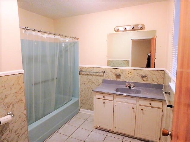 139 2nd Bend Road Harleyville, SC 29448 - Photo 11 of 15 Master Bathroom