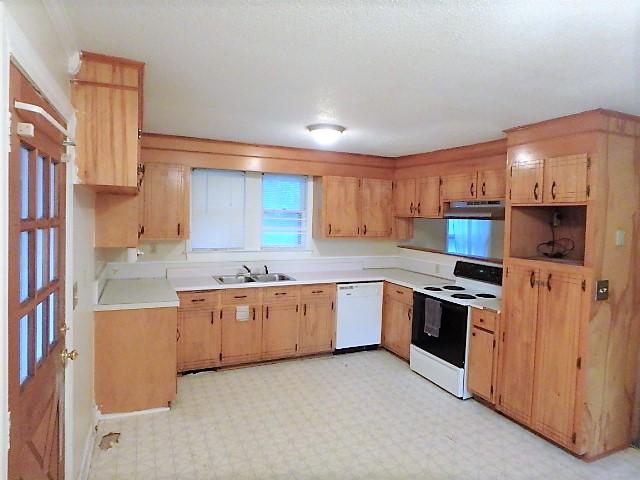 139 2nd Bend Road Harleyville, SC 29448 - Photo 8 of 15 Kitchen, view 2