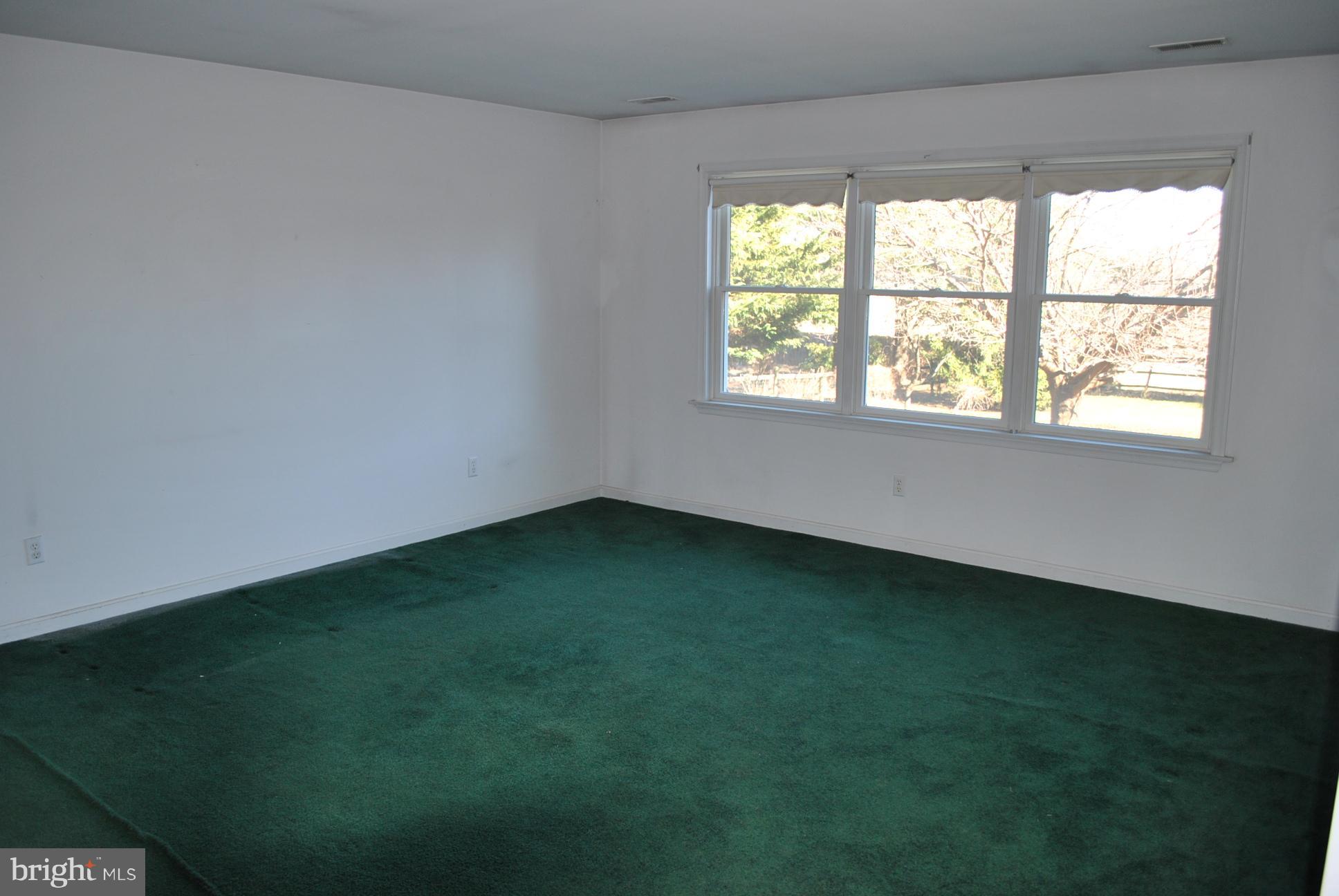 16005 Trenton Road Upperco, MD 21155 - Photo 5 of 14 Living Room
