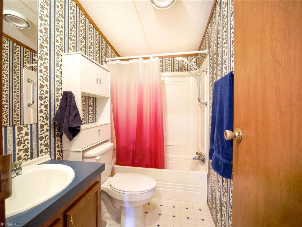 1267 Jubilee Road Linwood, NC 27299 - Photo 11 of 24 Hallway full bathroom
