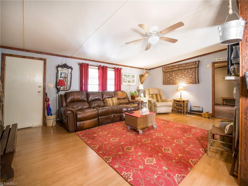 1267 Jubilee Road Linwood, NC 27299 - Photo 4 of 24 Living room