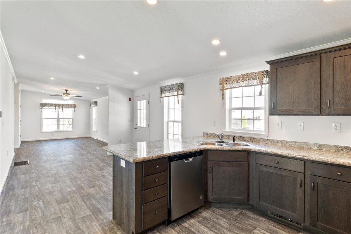 33 Hagop Road Salem, NH 03079 - Photo 3 of 20 Gallery Image 3