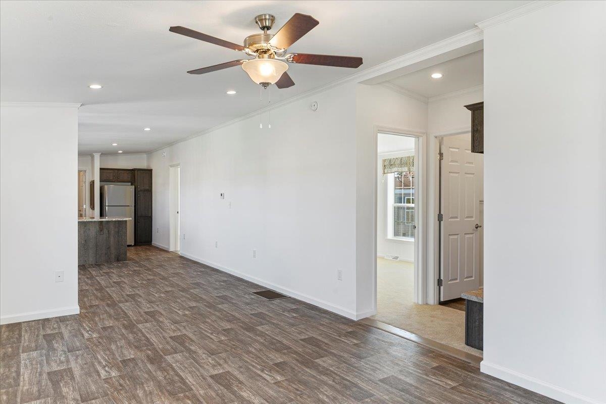 33 Hagop Road Salem, NH 03079 - Photo 4 of 20 Gallery Image 4