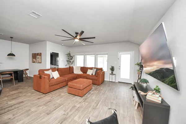 $2,400 | 4315 Nervesa Dr., Katy, TX 77449