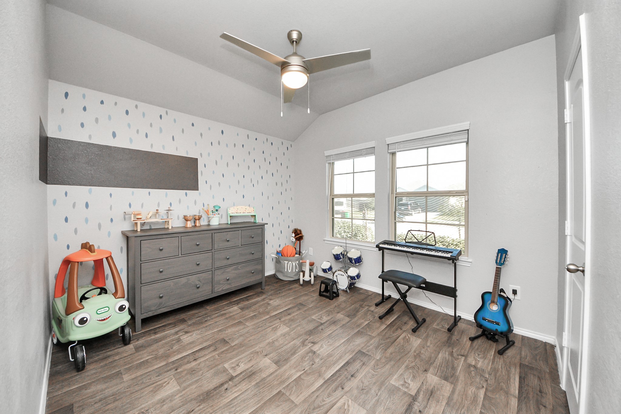 4315 Nervesa Dr. Katy, TX 77449 - Photo 9 of 44