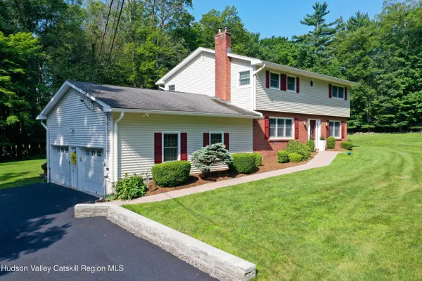 $785,000 | 12 Oriole Drive, Woodstock, NY 12498
