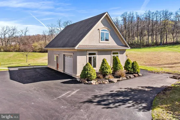$995,000 | 1572 Courtney Court, Hellertown, PA 18055
